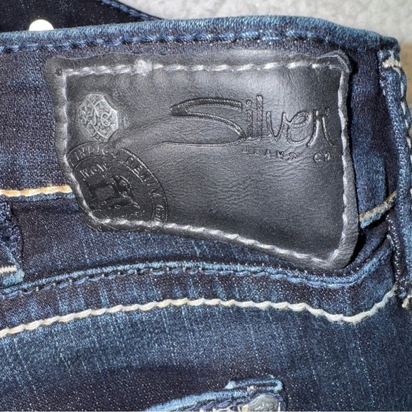 Silver AIKO Women’s Denim Jeans Size 30/31 NWOT Bootcut Dark With Fading Lowrise - Picture 7 of 8